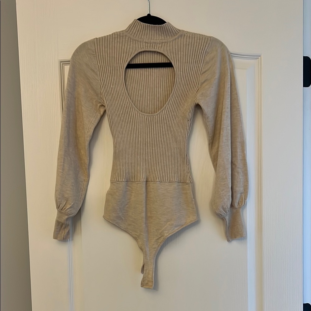 Vestique Puff Sleeve Body Suit - Picture 2 of 3